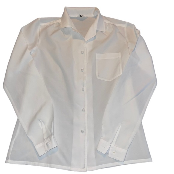 WM Tops - NWOT Classic White Women's Blouse